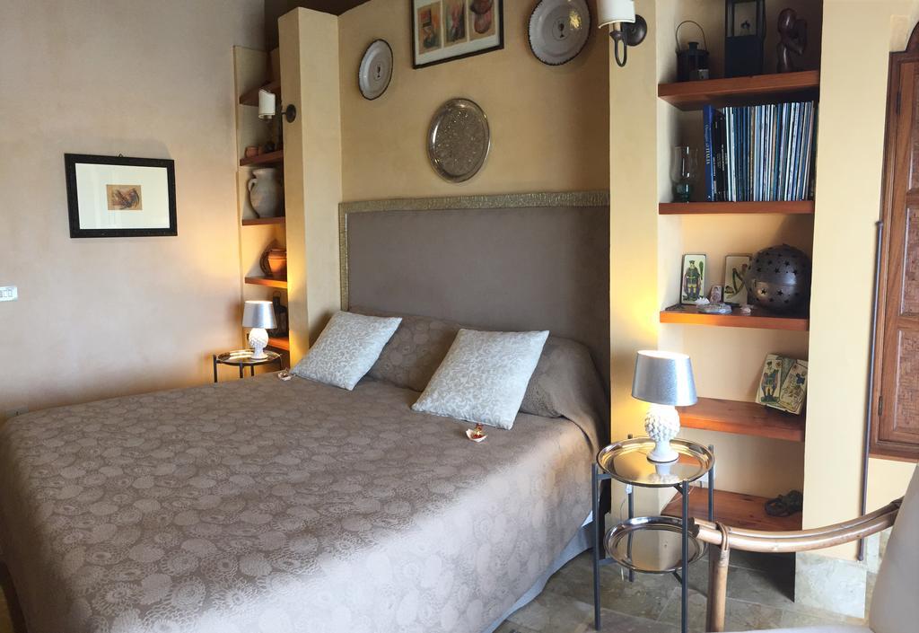 Casale Alma Bed & Breakfast Marsala Bagian luar foto