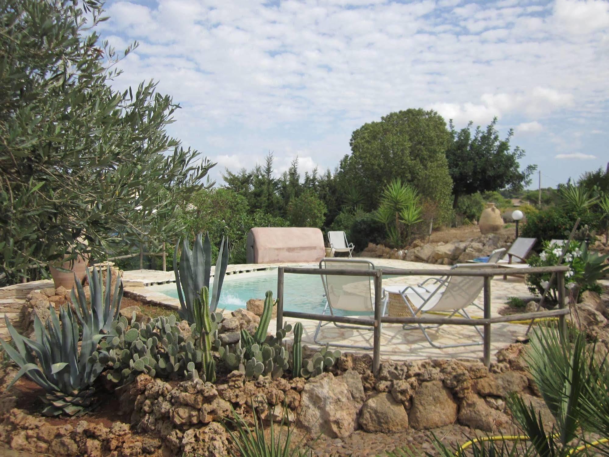 Casale Alma Bed & Breakfast Marsala Bagian luar foto