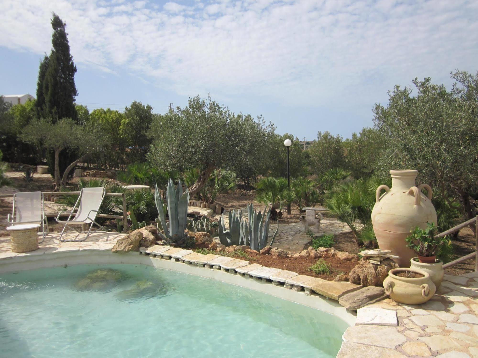 Casale Alma Bed & Breakfast Marsala Bagian luar foto