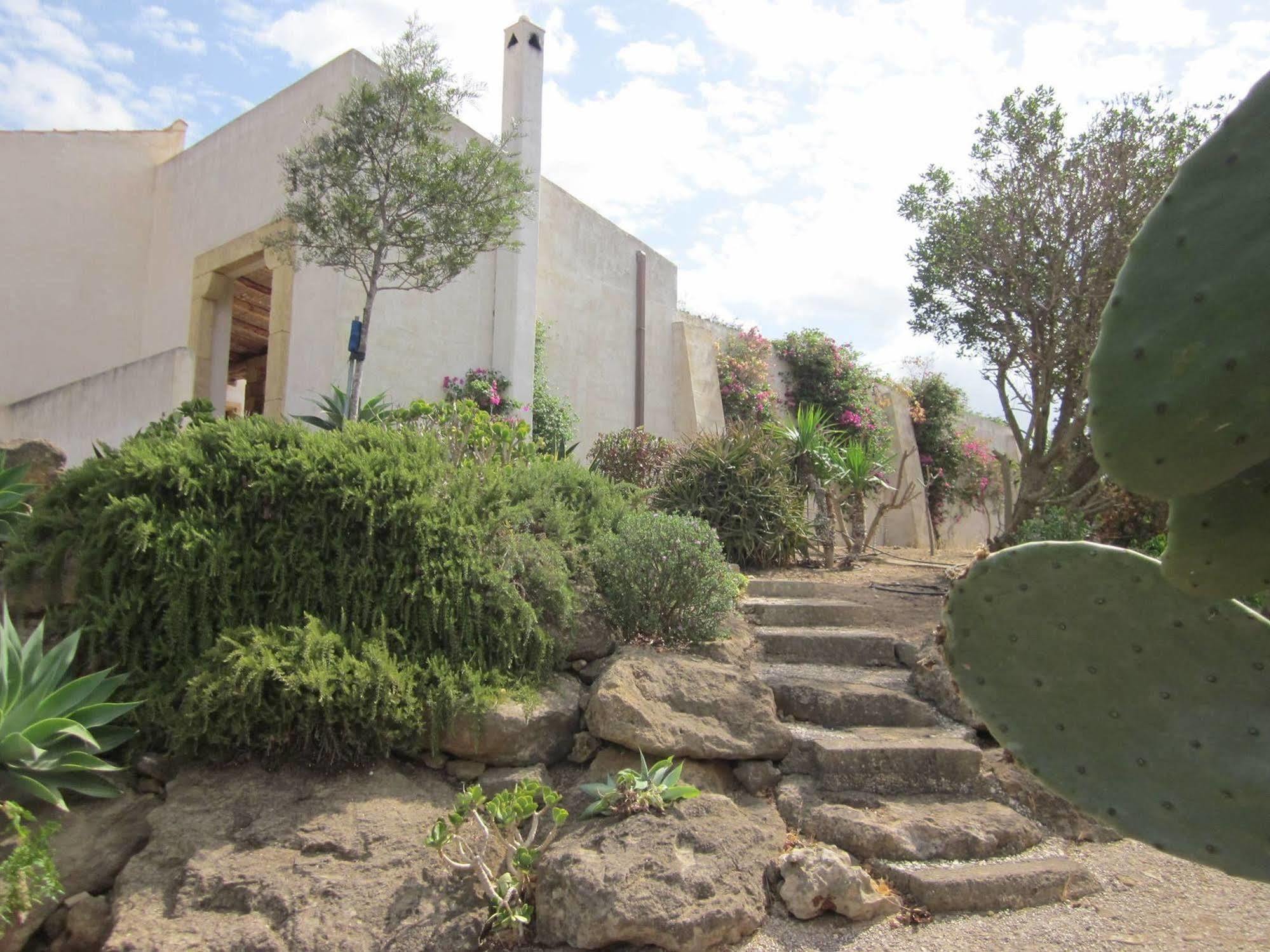 Casale Alma Bed & Breakfast Marsala Bagian luar foto